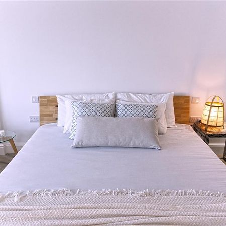 Spectacular Beachfront Duplex On The Mediterranean - Caleta, Catalan Bay Gibraltar Extérieur photo